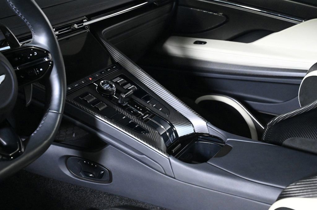 Used 2024 Aston Martin DB12 Coupe image 14