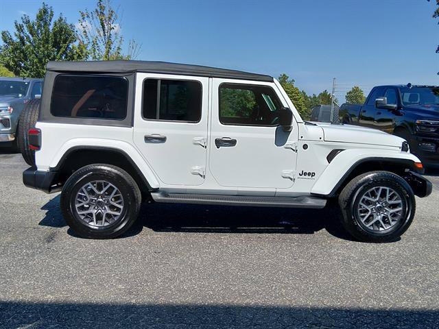 Certified 2025 Jeep Wrangler Unlimited Sahara AWD/4WD image 17