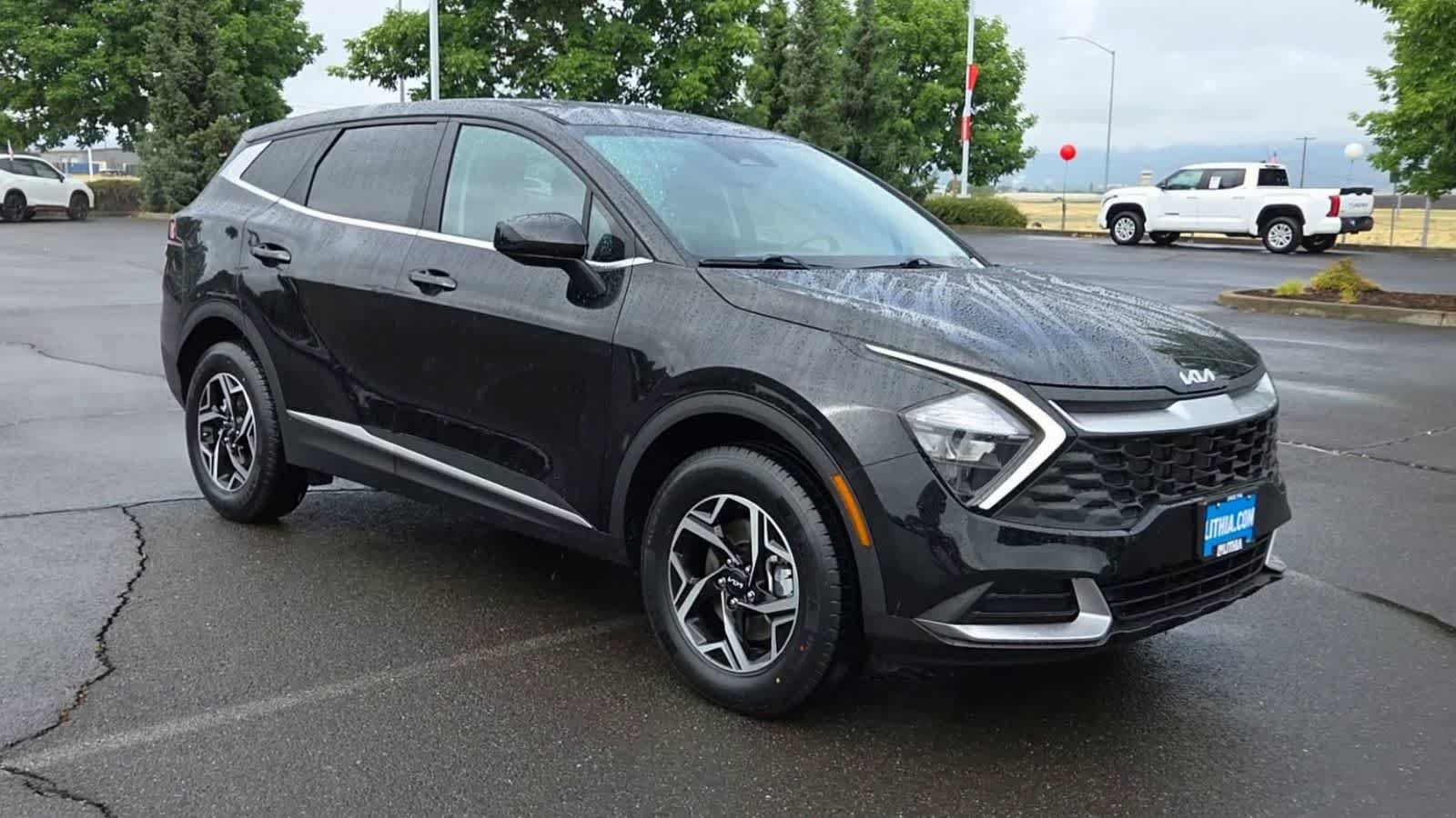 Used 2023 Kia Sportage LX AWD/4WD image 2
