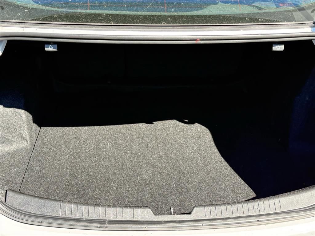 Used 2024 Chevrolet Malibu LT image 16