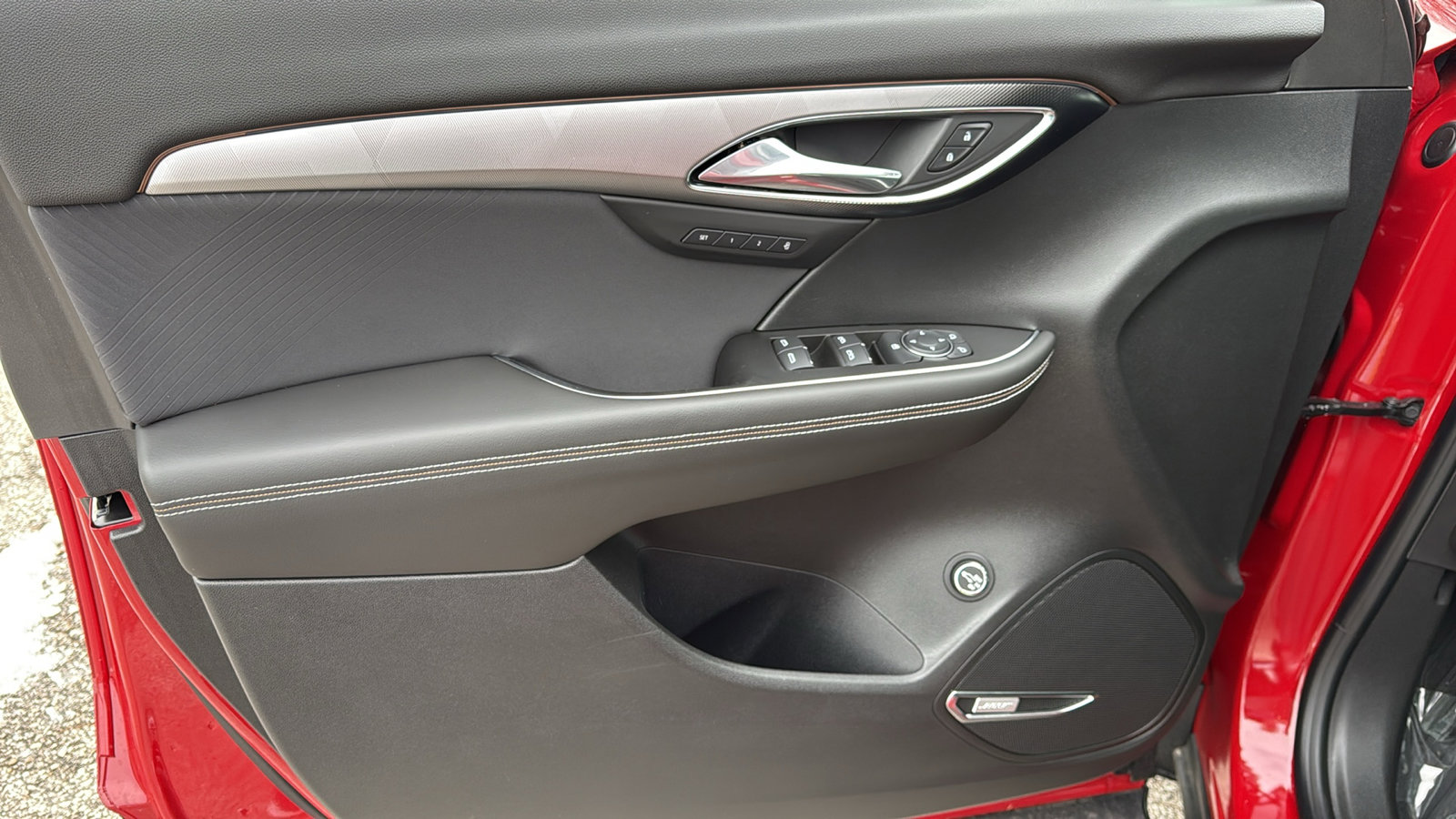 Used 2025 Buick Envision Sport Touring image 10