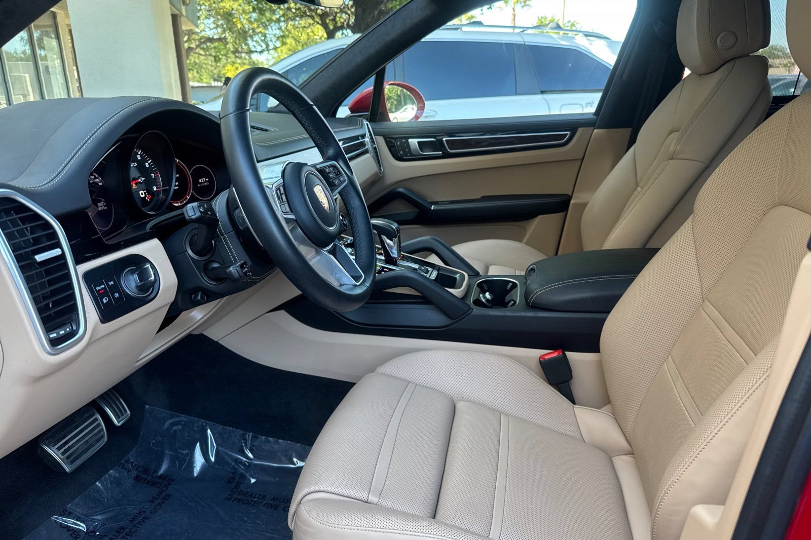 Used 2022 Porsche Cayenne GTS AWD/4WD image 10