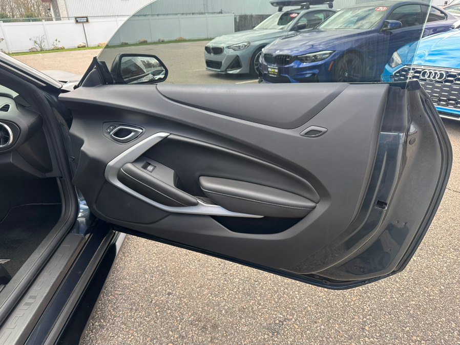 Used 2020 Chevrolet Camaro SS RWD image 10