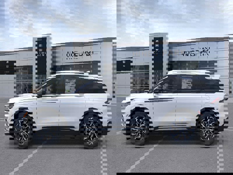 New 2026 Lincoln Nautilus Premier image 3