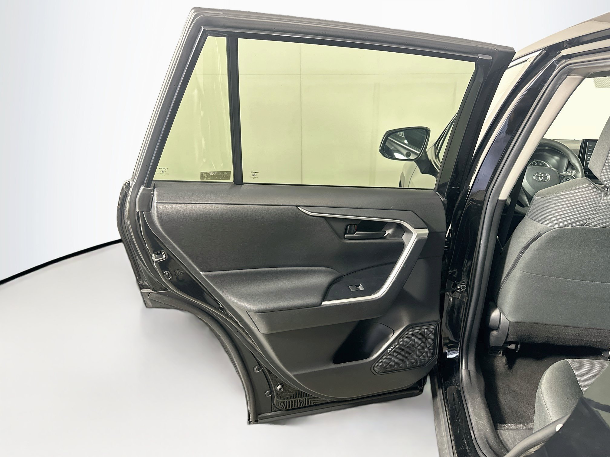 Used 2022 Toyota RAV4 LE FWD image 24