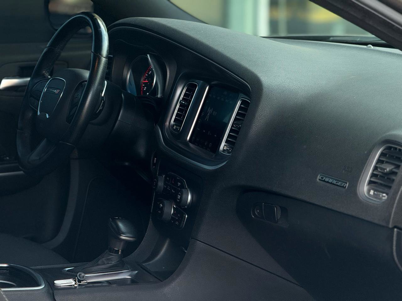 Used 2020 Dodge Charger SXT image 15