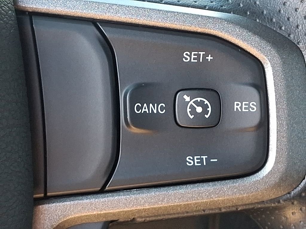 Used 2024 RAM 2500 Tradesman w/ Chrome Appearance Group image 21