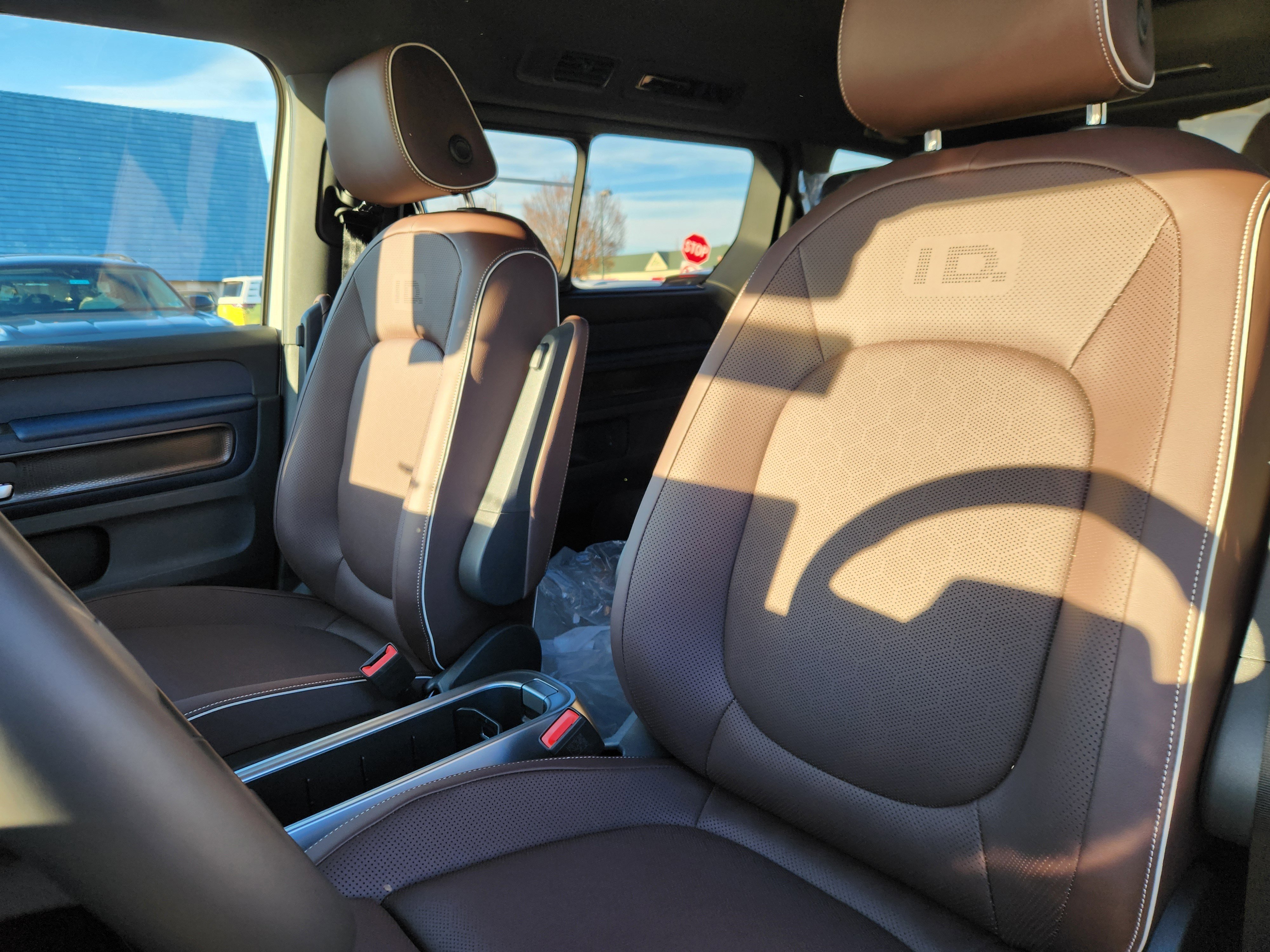 New 2025 Volkswagen ID. Buzz Pro S RWD image 8