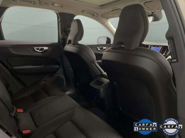 Used 2025 Volvo XC60 B5 Plus image 21