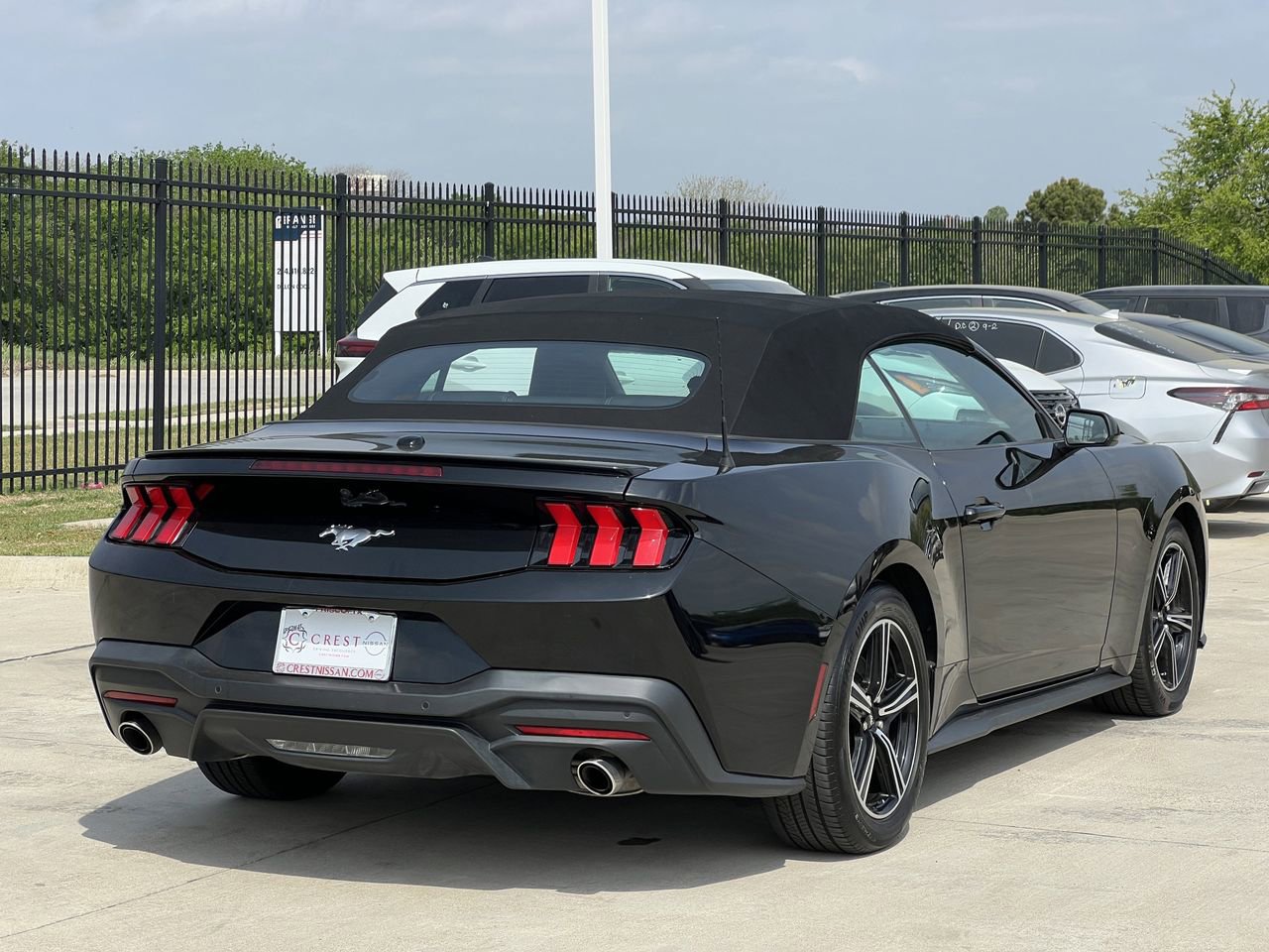 Used 2024 Ford Mustang Premium image 4
