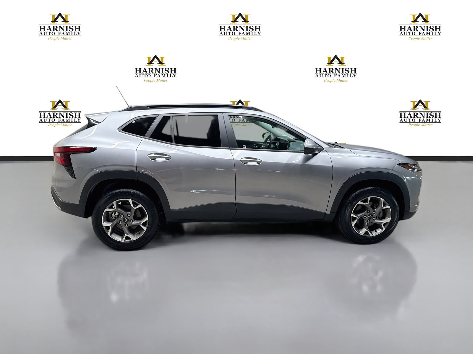 New 2026 Chevrolet Trax LT w/ Driver Confidence Package FWD image 4