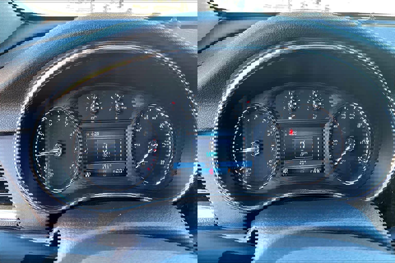 Used 2022 Buick Encore Preferred image 25