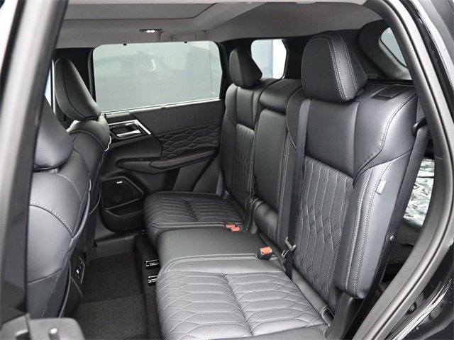 New 2025 Mitsubishi Outlander SEL image 11