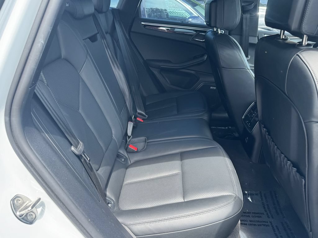Used 2022 Porsche Macan AWD/4WD image 32