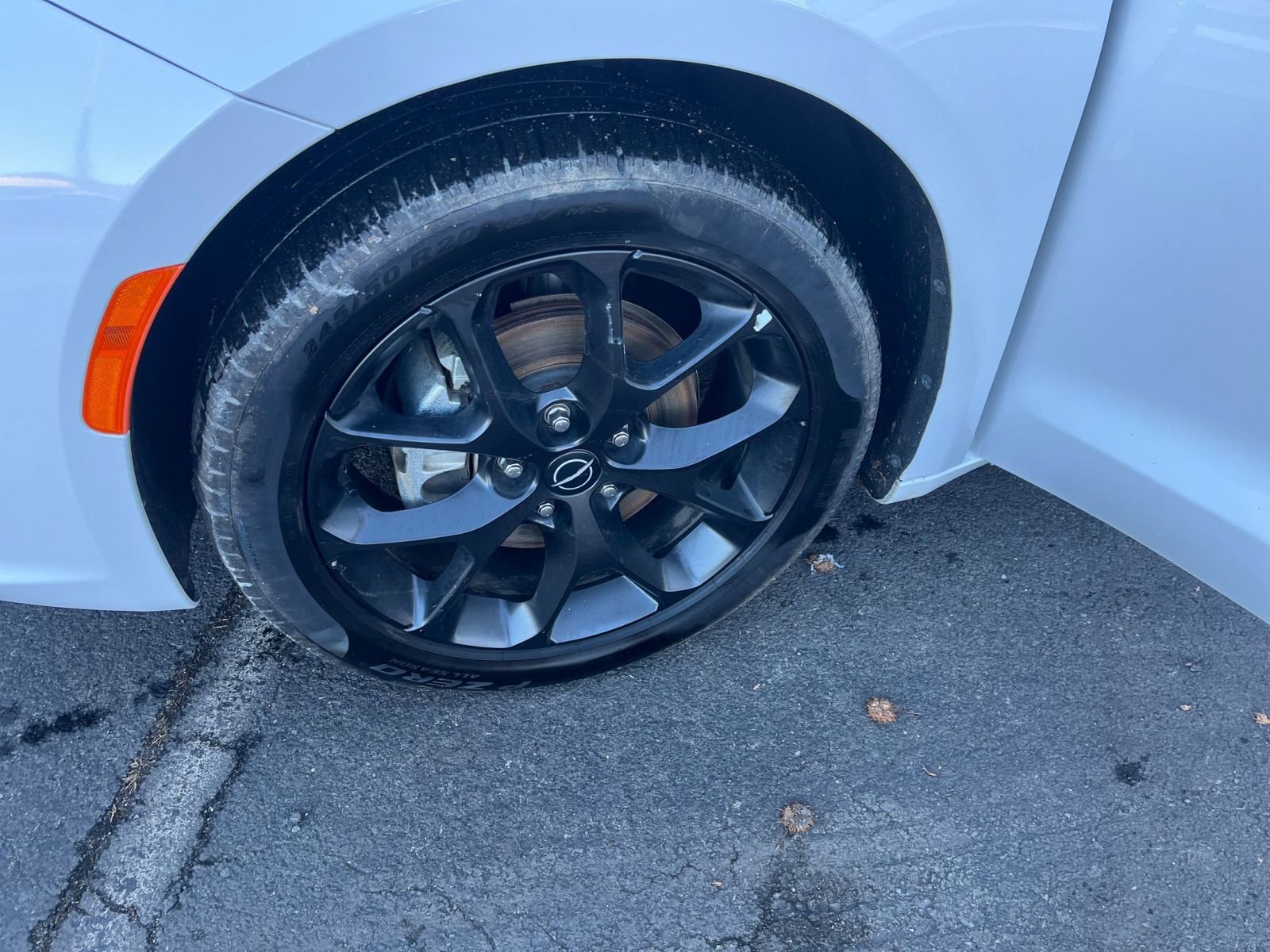 Used 2025 Chrysler Pacifica Limited image 33