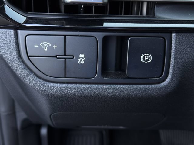 Used 2026 Kia Sportage LX FWD image 21
