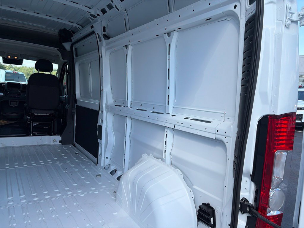 New 2026 RAM ProMaster 2500 w/ Convenience Group FWD image 9