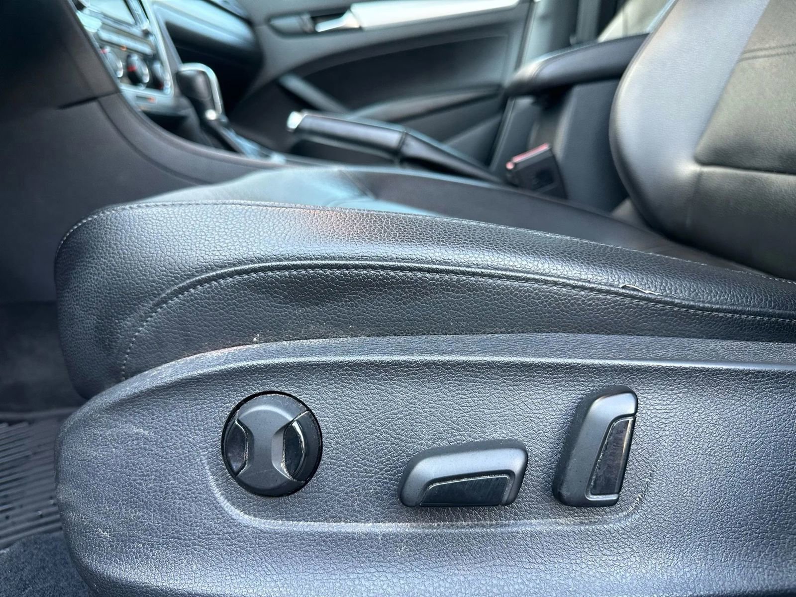 Used 2013 Volkswagen Passat 2.5 SE image 34