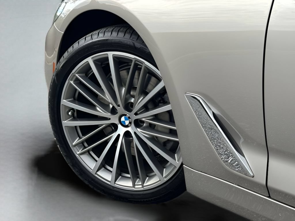 Used 2017 BMW 540i RWD image 23