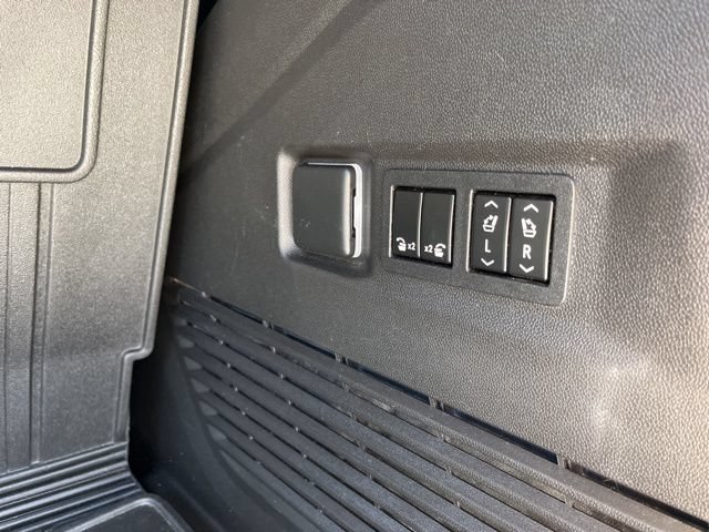 Certified 2022 GMC Yukon Denali w/ Denali Premium Package RWD image 50