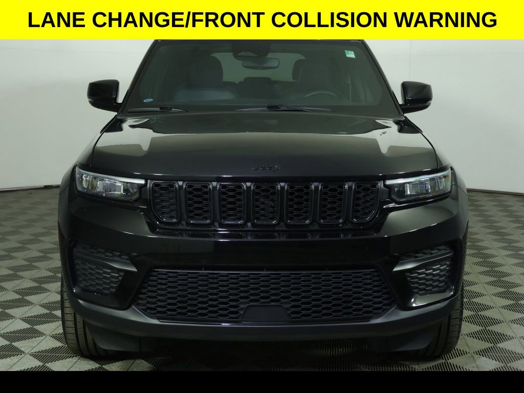 Used 2023 Jeep Grand Cherokee Altitude image 12