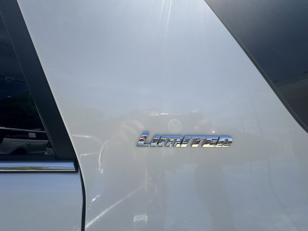 Used 2018 Toyota 4Runner SR5 AWD/4WD image 22