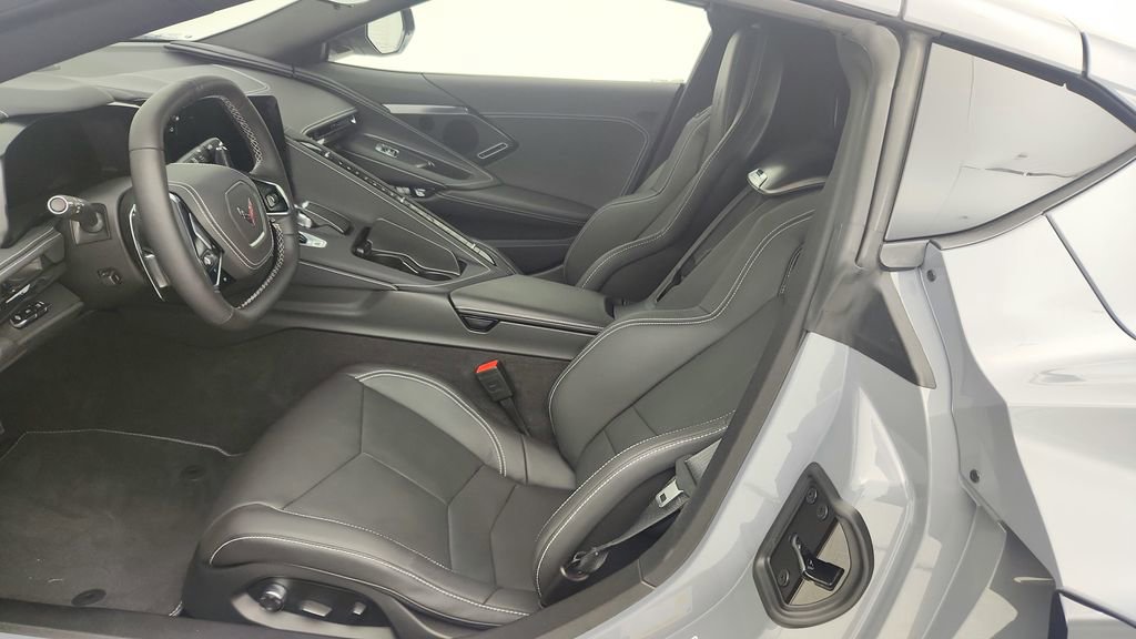 Used 2025 Chevrolet Corvette Stingray Preferred Cpe w/ Stealth Interior Trim Package image 15