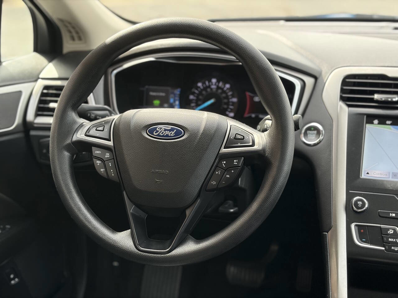 Used 2019 Ford Fusion SE image 21