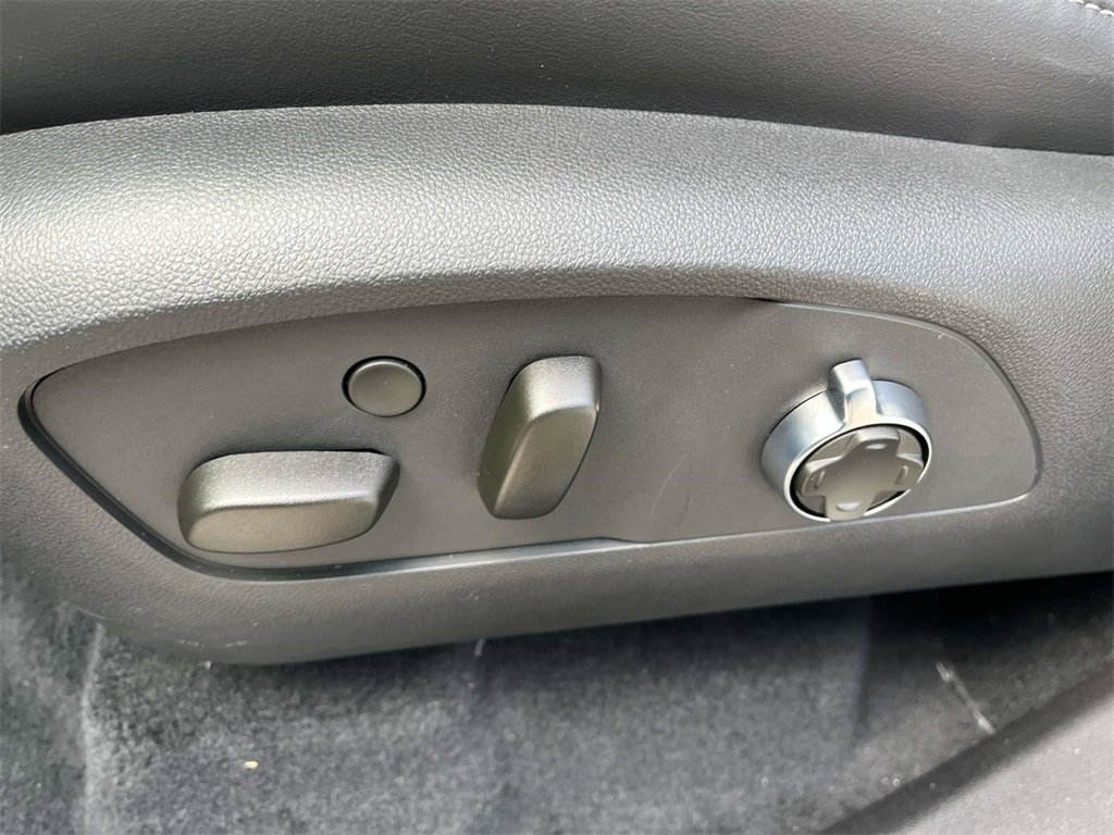 New 2026 Buick Enclave Avenir image 25