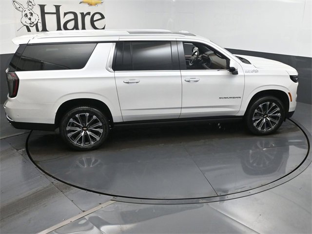 New 2025 Chevrolet Suburban High Country image 18