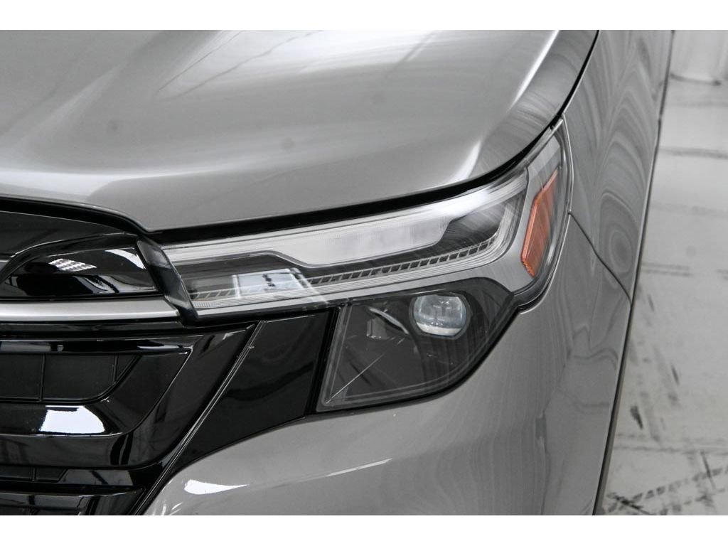 Used 2025 Subaru Forester Touring AWD/4WD image 9
