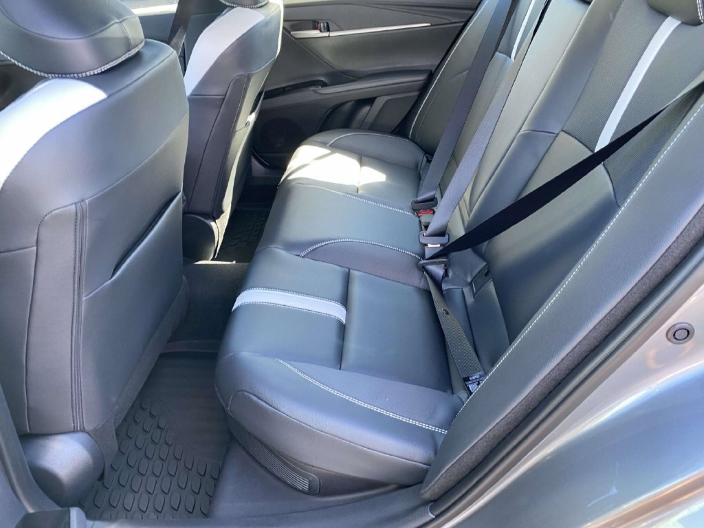 New 2026 Toyota Camry Hybrid FWD image 12