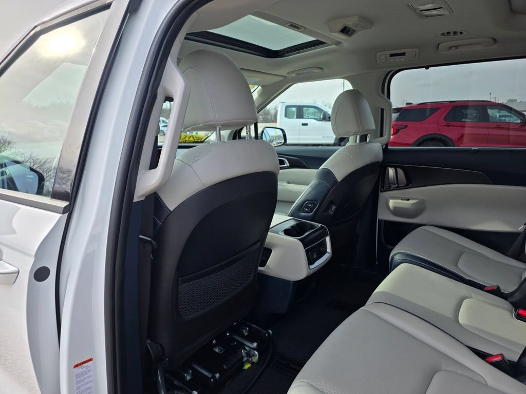 Used 2025 Kia Carnival SX Prestige FWD image 26
