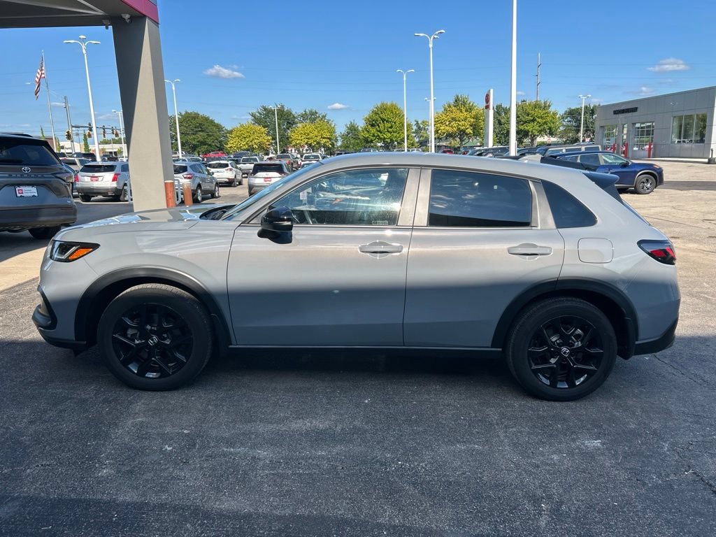 Used 2025 Honda HR-V Sport image 4