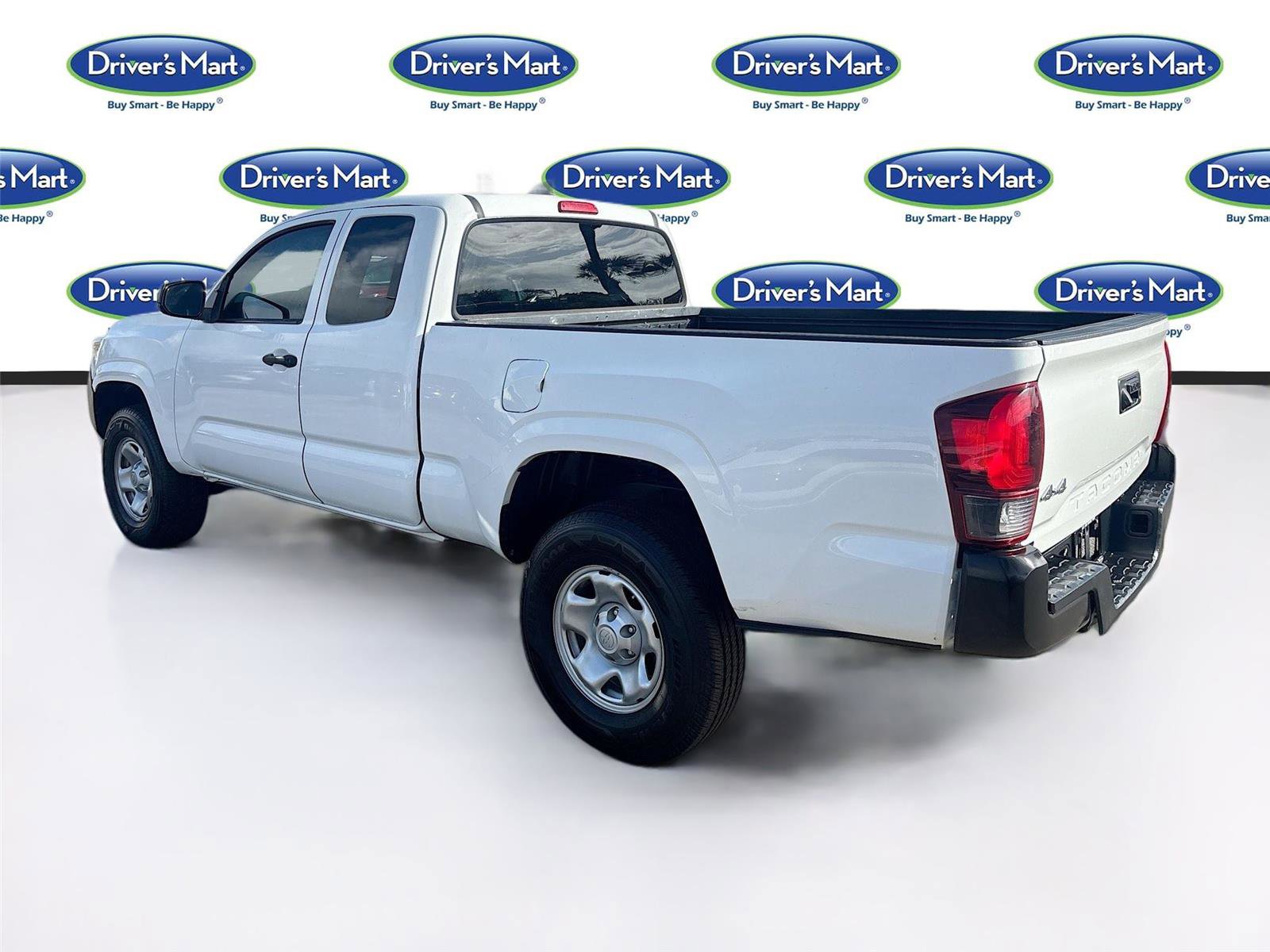 Used 2020 Toyota Tacoma SR image 6