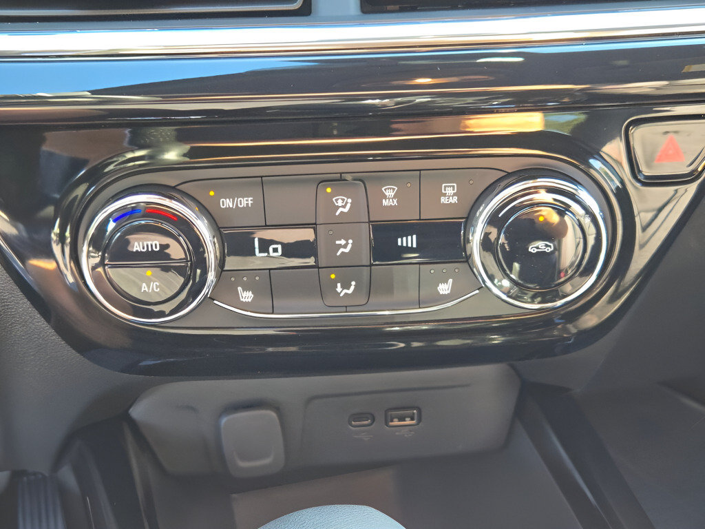 Certified 2026 Chevrolet Trax RS w/ Driver Confidence Package FWD image 30