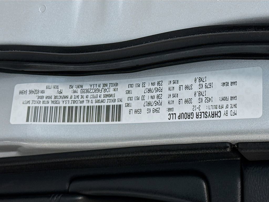 Used 2012 Jeep Grand Cherokee Laredo w/ Laredo E Group image 34