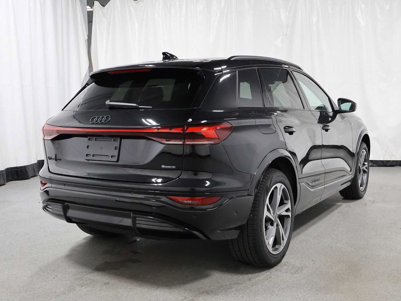 New 2027 Audi Q6 e-tron Premium Plus AWD/4WD image 9