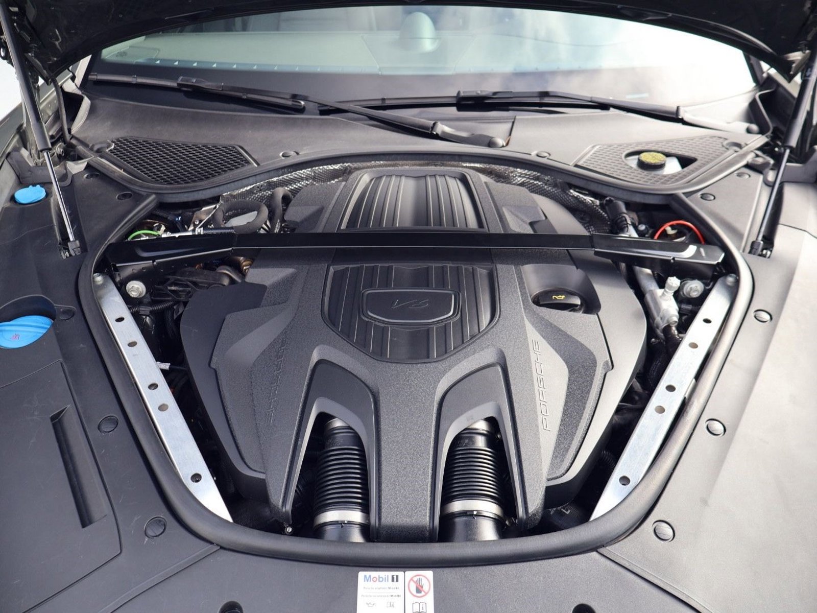 Certified 2023 Porsche Panamera Platinum Edition image 26