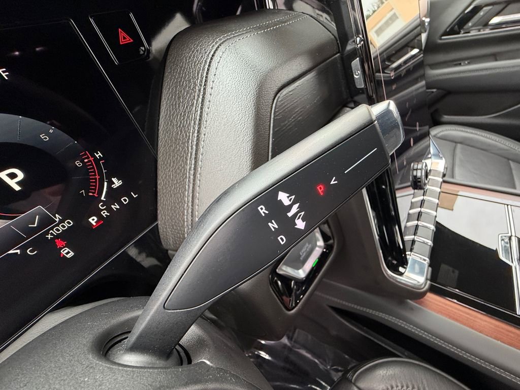 Used 2025 GMC Yukon Denali image 30