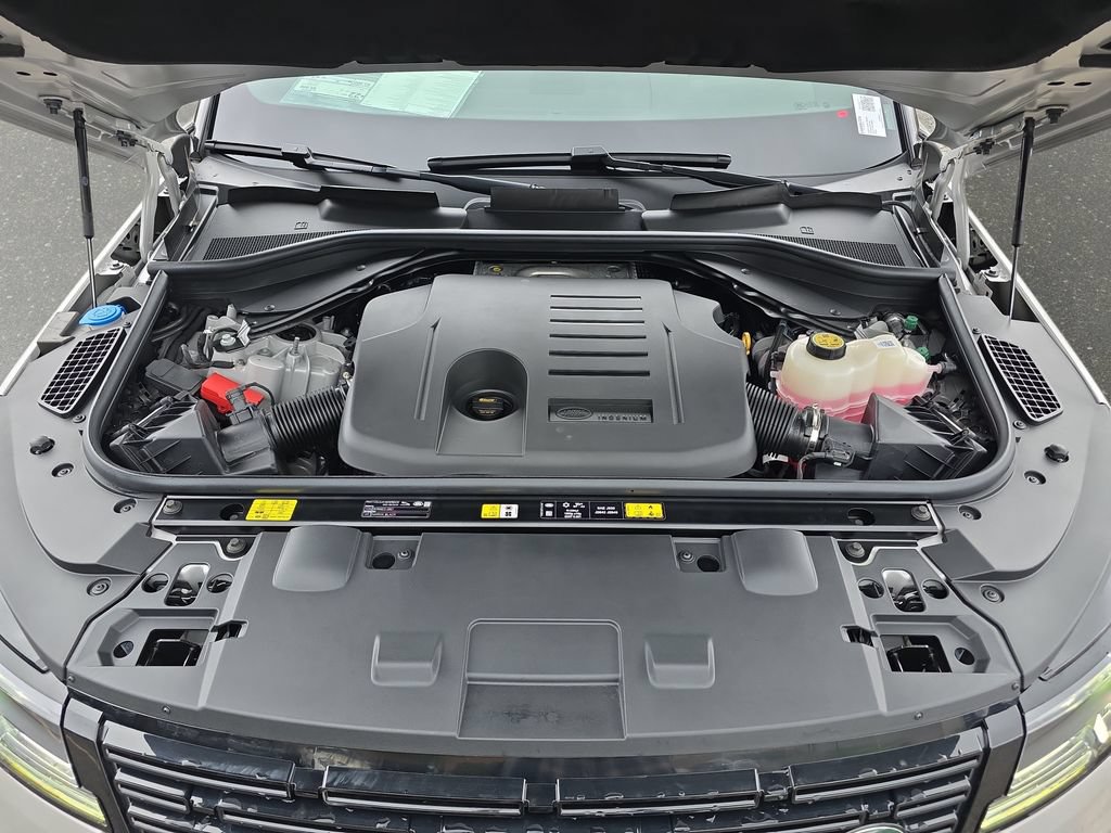 New 2025 Land Rover Range Rover Sport Dynamic SE AWD/4WD image 32