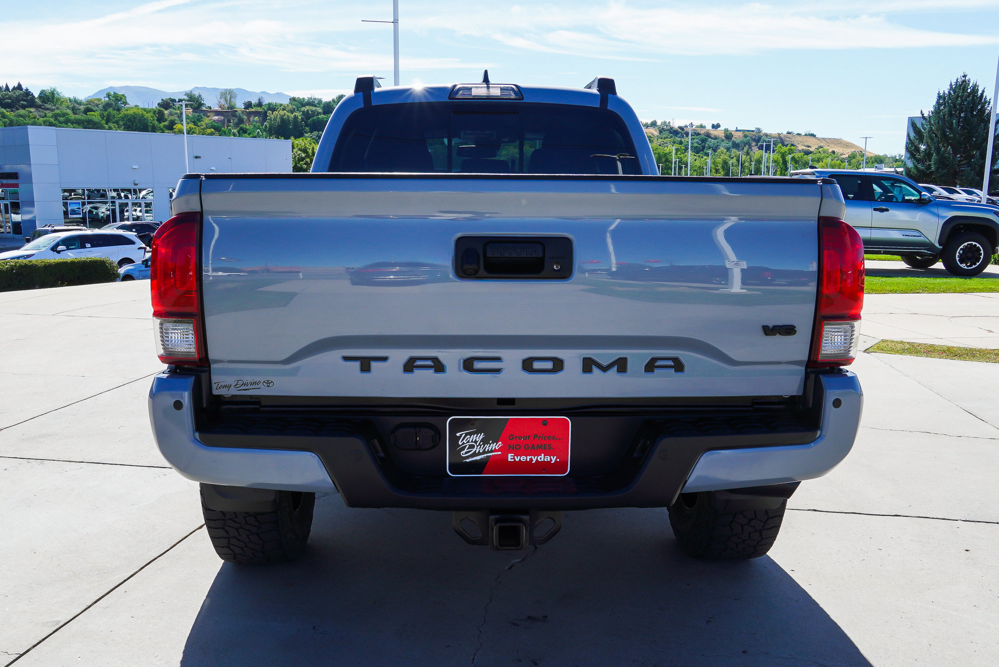 Certified 2018 Toyota Tacoma TRD Sport w/ Technology Package AWD/4WD image 7