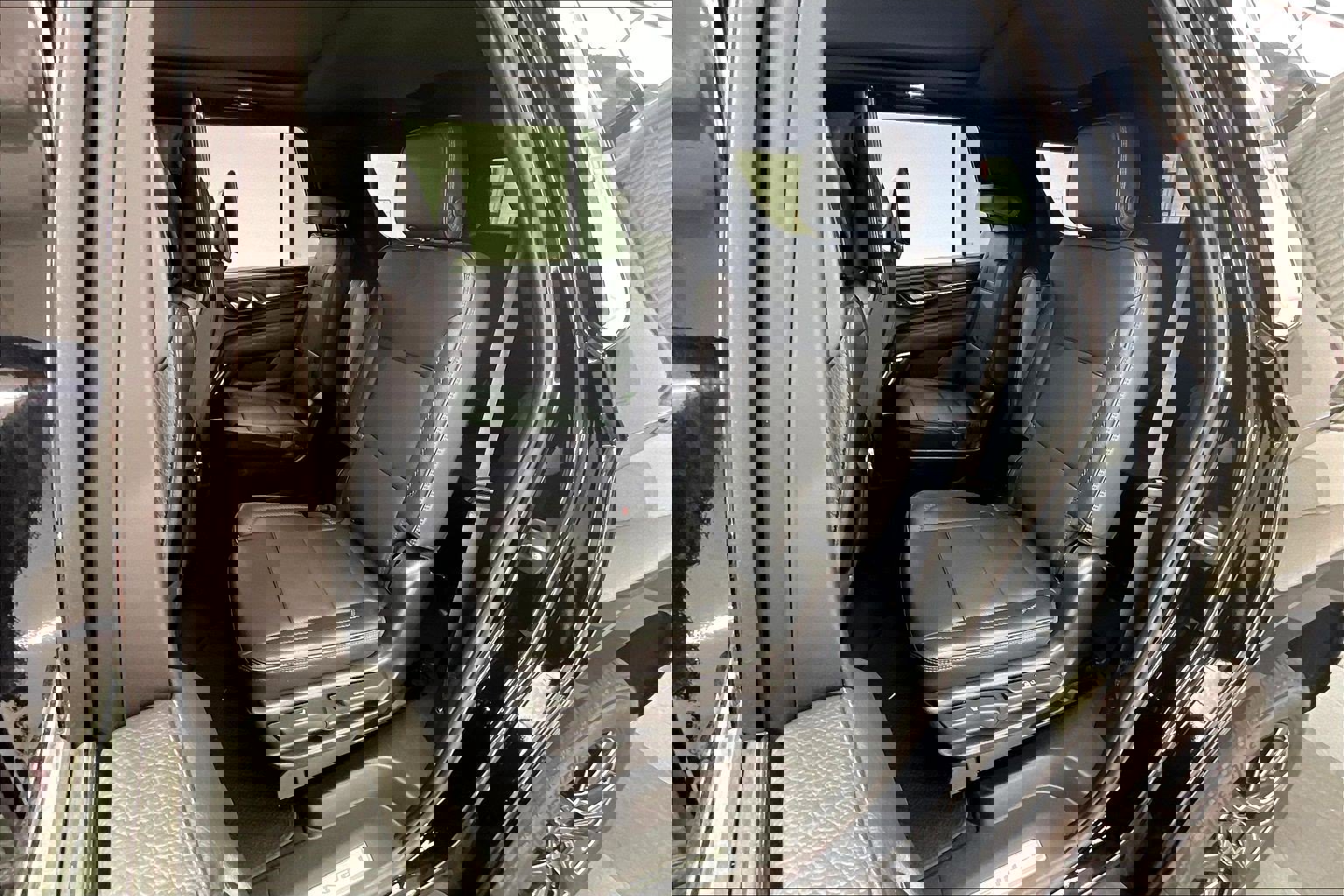 Used 2023 GMC Yukon Denali w/ Denali Reserve Package image 19