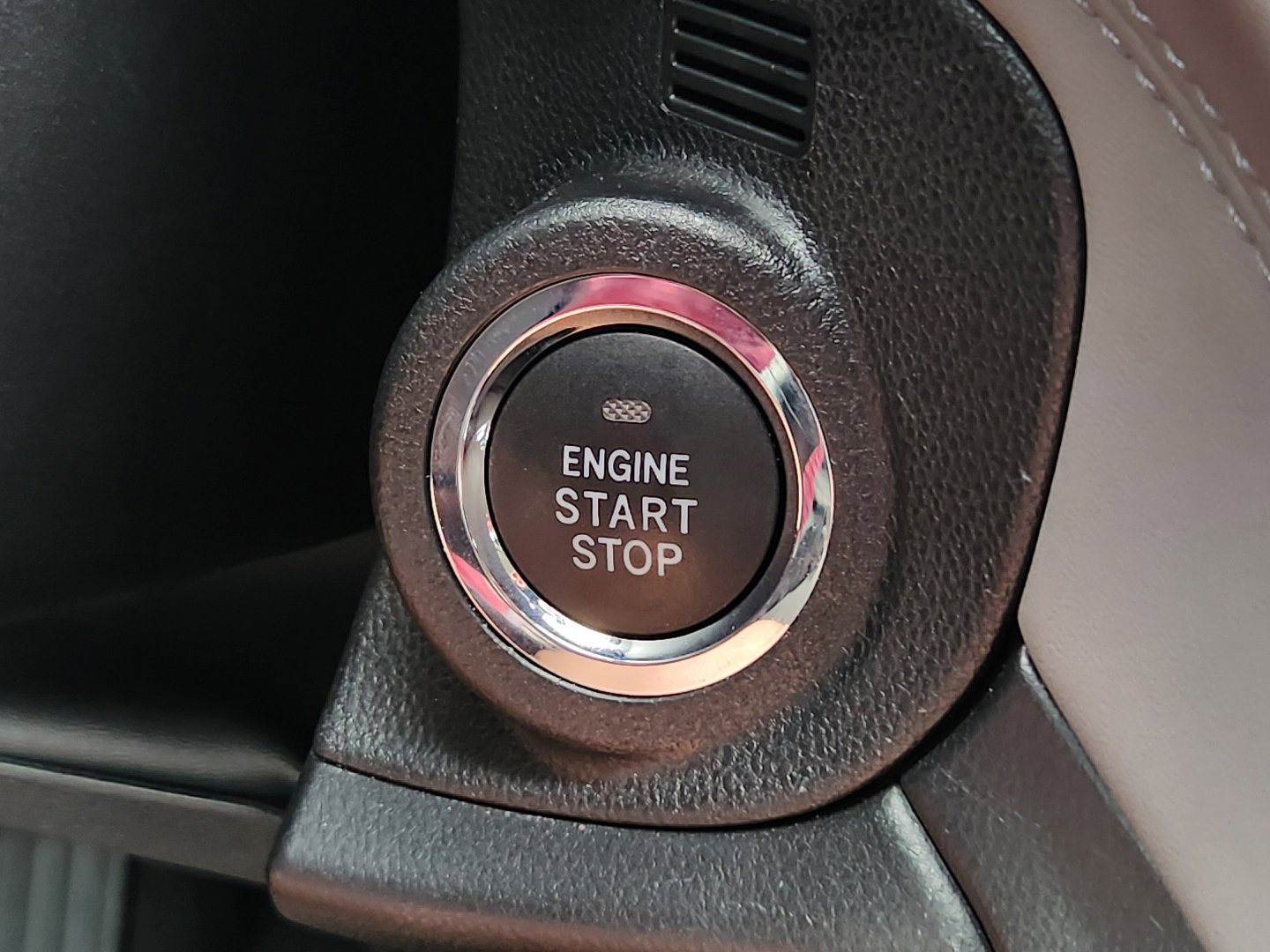Used 2025 Subaru Outback Premium AWD/4WD image 18