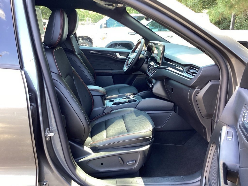 New 2025 Ford Escape ST-Line Elite image 33