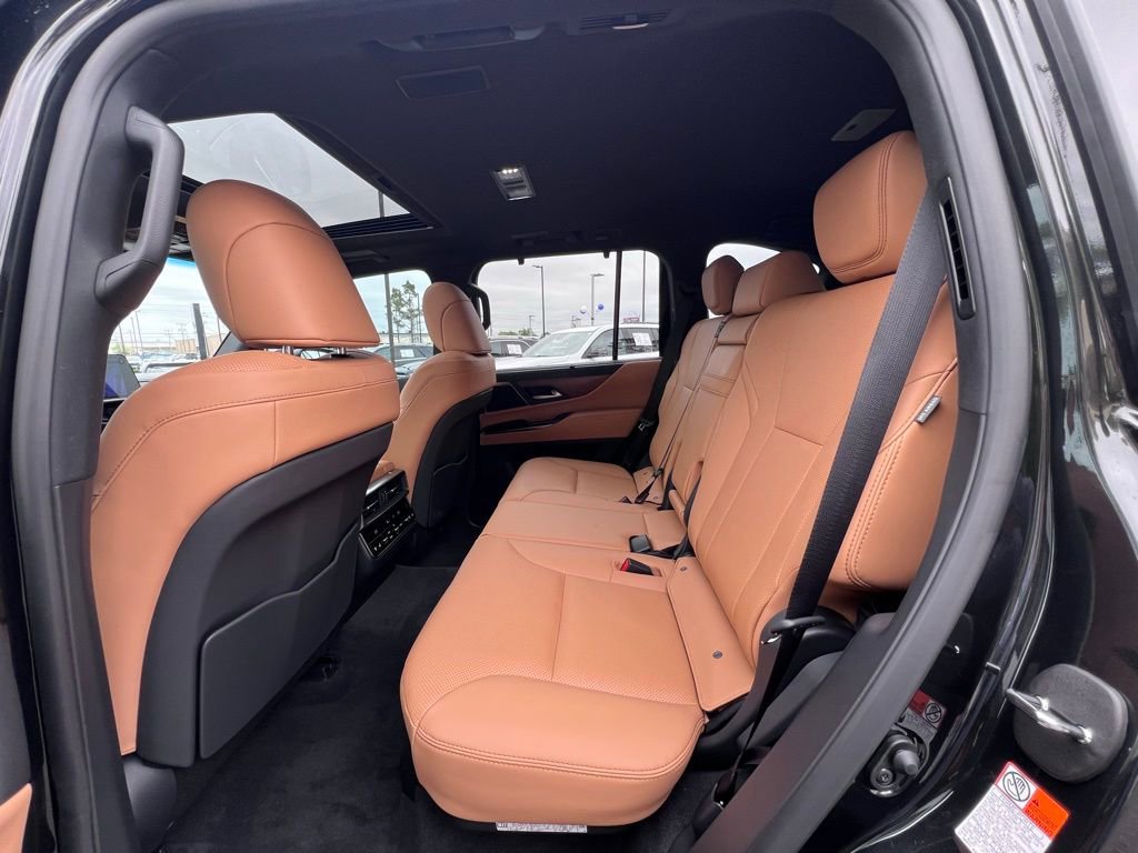 New 2026 Lexus LX 600 4WD w/ Premium Package image 10