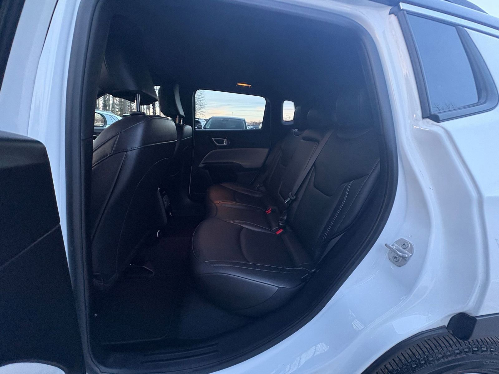 Used 2025 Jeep Compass Limited image 23