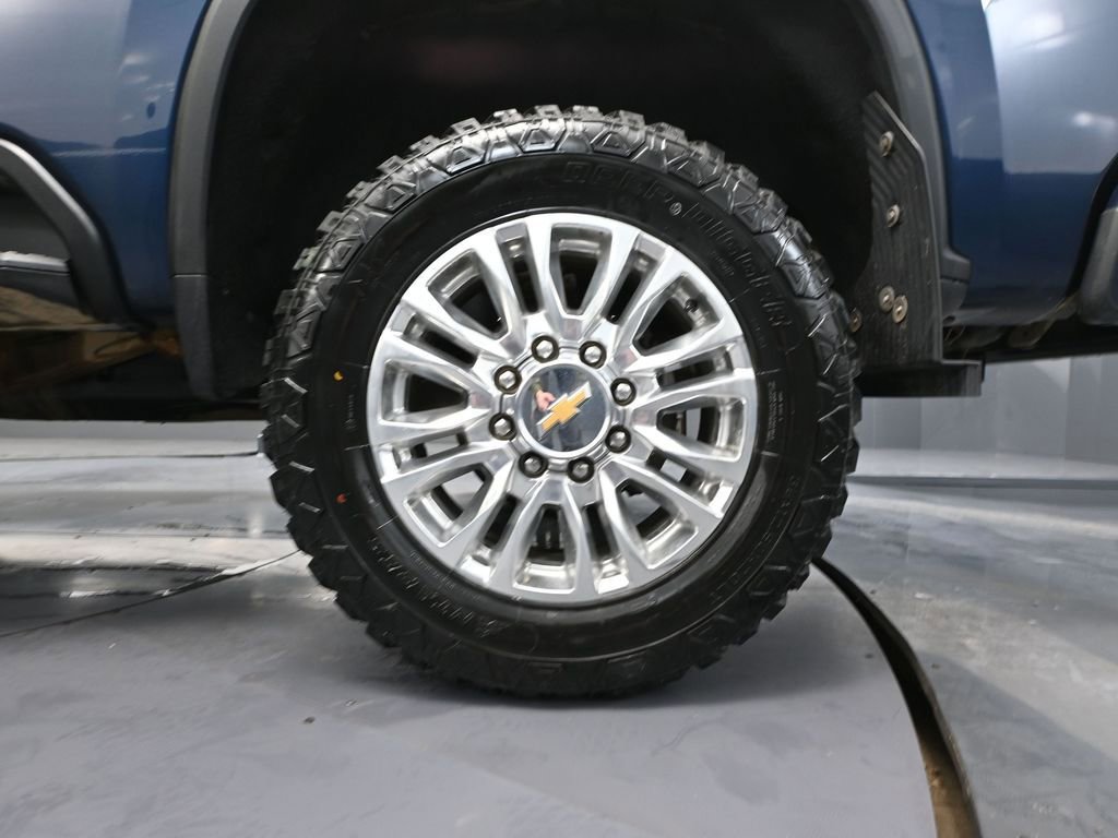 Used 2022 Chevrolet Silverado 2500 High Country w/ Z71 Off-Road Package image 16