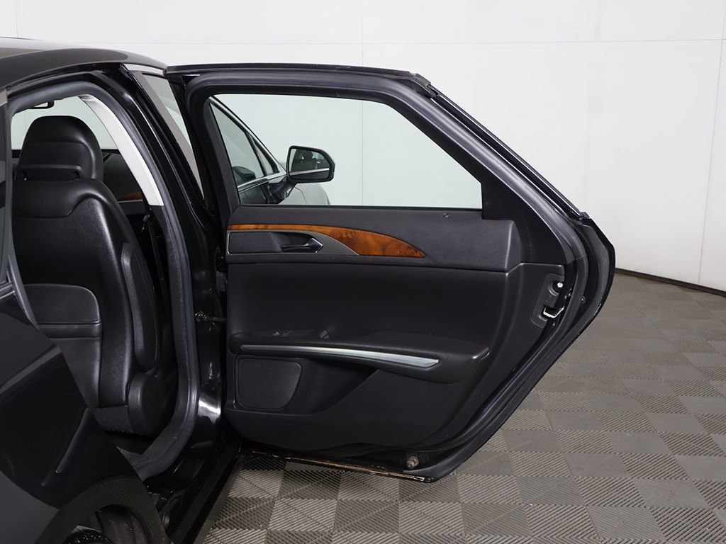 Used 2014 Lincoln MKZ image 23
