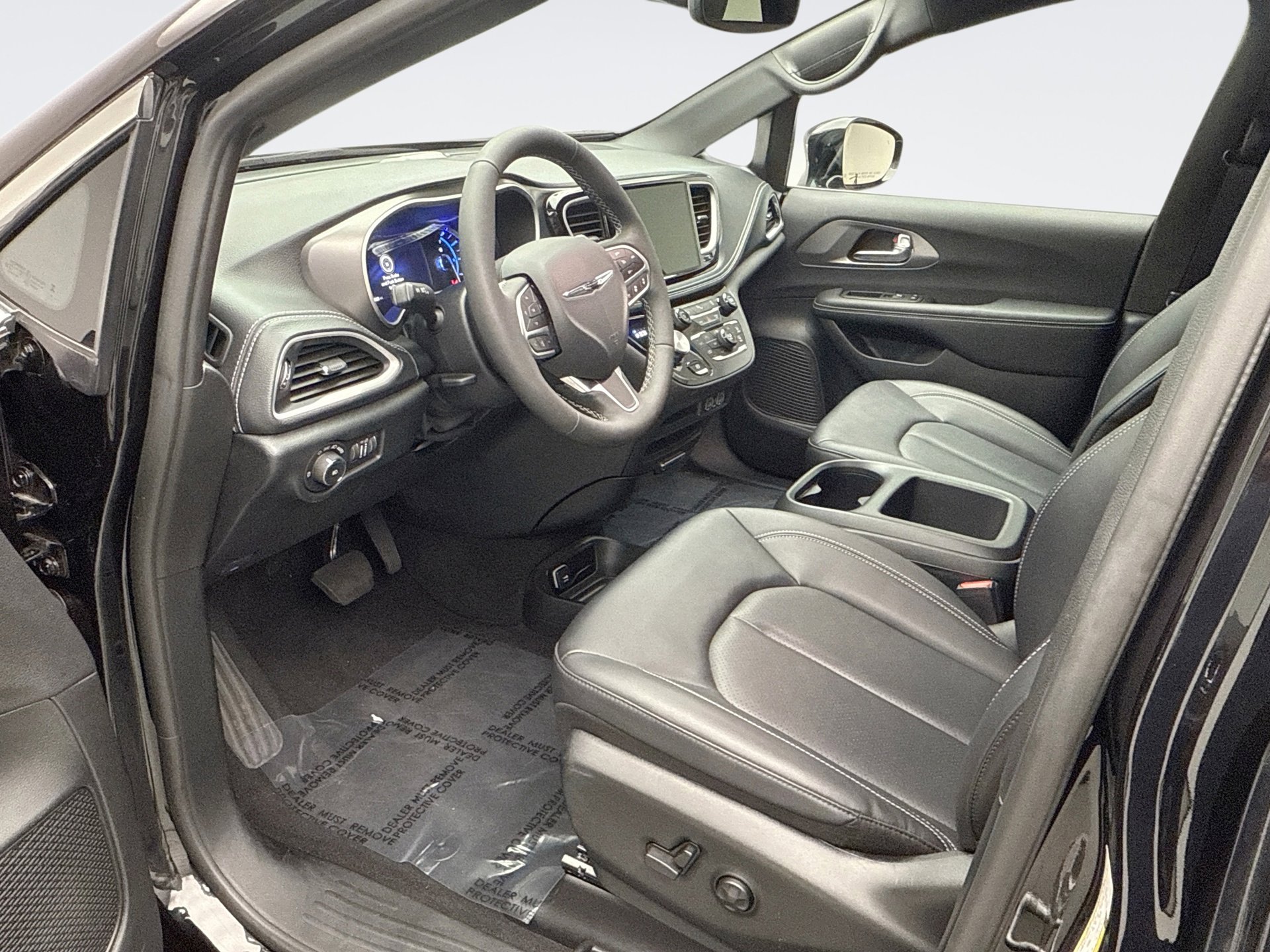 Used 2025 Chrysler Pacifica Select image 10